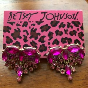Betsey Johnson 🎀 Pink Crystal Studded earrings!